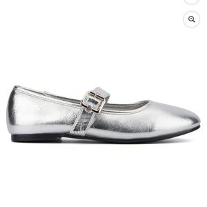 Olivia Miller silver flats